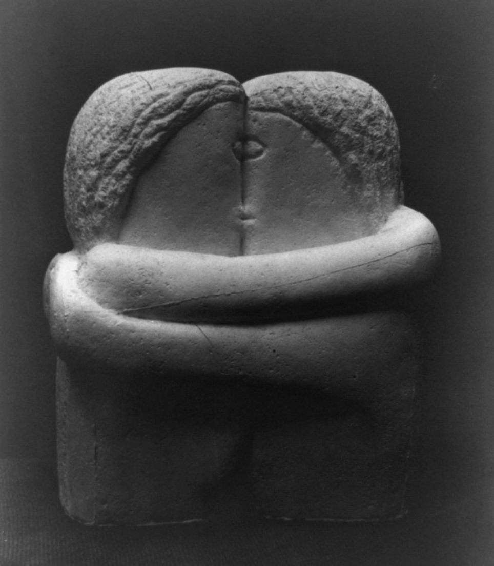 Brancusi’s ‘The Kiss’