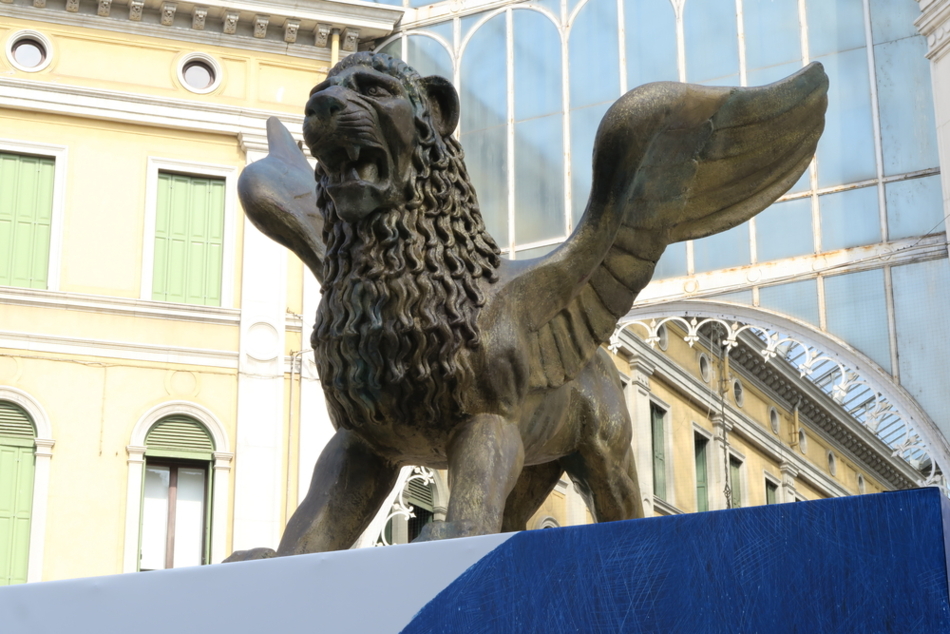 Lion of the Biennale di Venezia, © ANGELO VIANELLO - Art de Vivre