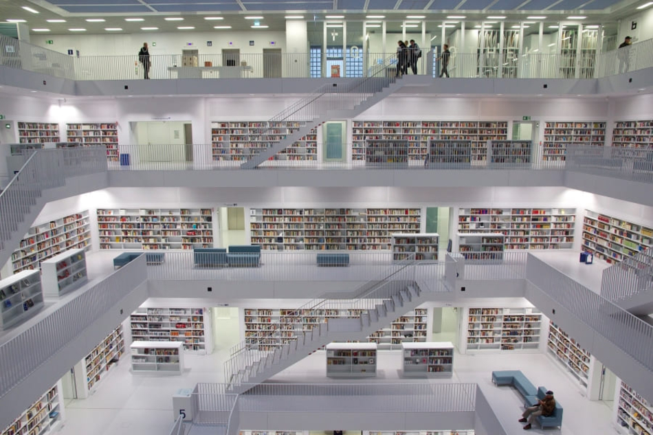 Stuttgart Library © Pixabay - Aulia ANNE