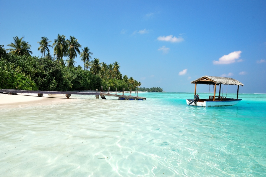 Maldives: Azure waters 